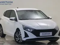 Usado Hyundai i20 101 CV (74 kW) 2025 Blanco Utilitario