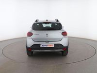 Usado Dacia Sandero Comfort 90 CV (66 kW) 2022 Gris Utilitario