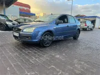 Usado Ford Focus Trend 100 CV (73 kW) 2006 Azul Berlina