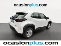 Usado Toyota Yaris Cross Business Edition 116 CV (85 kW) 2024 Blanco SUV