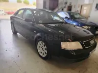Usado Audi A6 Premium 170 CV (125 kW) 2001 Verde Berlina
