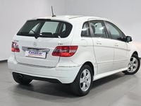 Usado Mercedes B200 140 CV (102 kW) 2010 Blanco Monovolumen
