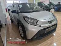 Usado Toyota Aygo X 72 CV (52 kW) 2023 Gris / plata SUV
