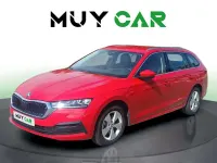Usado Skoda Octavia Ambition 116 CV (85 kW) 2021 Rojo Familiar