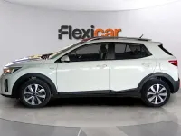 Usado Kia Stonic 84 CV (61 kW) 2022 Blanco SUV