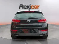 Usado Hyundai i30 110 HP (80 kW) 2023 Preto Sedan