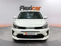 Usado Kia Rio 101 CV (74 kW) 2023 Blanco Berlina