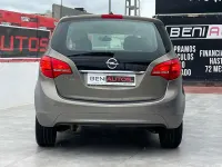 Usado Opel Meriva Expression 101 CV (74 kW) 2011 Beige Monovolumen