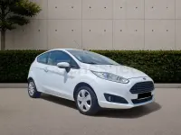 Usado Ford Fiesta Trend 100 CV (73 kW) 2016 Blanco Utilitario