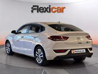 Usado Hyundai i30 120 CV (88 kW) 2018 Blanco Berlina