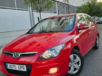 Usado Hyundai i30 Comfort 109 CV (80 kW) 2009 Rojo Berlina