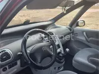 Usado Citroën Xsara Picasso Exclusive 110 CV (80 kW) 2008 Granate Monovolumen