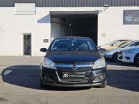 Usado Opel Astra Cosmo 109 CV (80 kW) 2009 Negro Utilitario