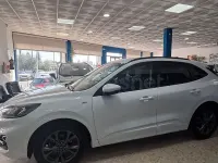 Usado Ford Kuga ST-Line 150 CV (110 kW) 2022 Blanco SUV