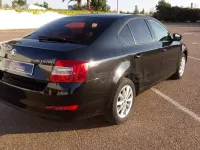 Usado Skoda Octavia Ambition 105 CV (77 kW) 2013 Negro Berlina