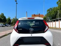 Usado Toyota Aygo X-play 69 CV (50 kW) 2019 Blanco Utilitario