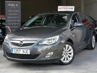 Usado Opel Astra Excellence 140 CV (102 kW) 2012 Gris / plata Berlina