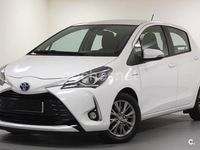 Usado Toyota Yaris Hybrid Active 100 CV (73 kW) 2019 Blanco Berlina
