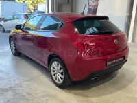 Usado Alfa Romeo Giulietta 120 CV (88 kW) 2017 Rojo Utilitario