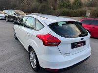 Usado Ford Focus Trend 120 CV (88 kW) 2018 Blanco Familiar