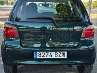 Usado Toyota Yaris Terra 68 CV (50 kW) 2002 Verde Berlina