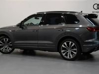 Usado VW Touareg R 460 CV (338 kW) 2021 Gris/plata SUV