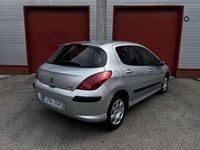 Usado Peugeot 308 90 CV (66 kW) 2008 Plateado Utilitario