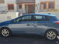 Usado Toyota Auris Active 116 CV (85 kW) 2015 Azul Berlina