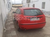 Usado Ford Focus Trend 115 CV (84 kW) 2001 Rojo Berlina