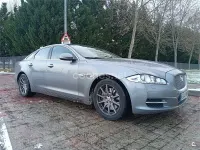 Usado Jaguar XJ Premium Luxury 275 CV (202 kW) 2012 Gris / plata Berlina