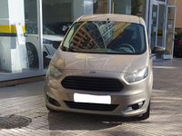 Usado Ford Tourneo Courier Ambiente 100 CV (73 kW) 2017 Beige Monovolumen