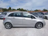 Usado Mercedes B180 Sport Edition 109 CV (80 kW) 2011 Gris Monovolumen