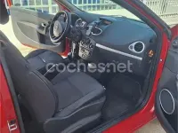 Usado Renault Clio II Authentique 75 CV (55 kW) 2008 Rojo Berlina