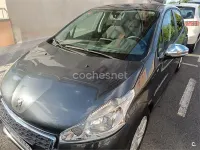 Usado Peugeot 208 Style 68 CV (50 kW) 2014 Gris / plata Utilitario