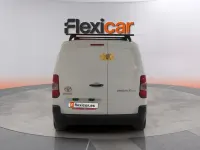 Usado Toyota Proace City City 102 CV (75 kW) 2023 Blanco Monovolumen