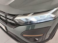 Usado Dacia Sandero Extreme 100 CV (73 kW) 2025 Verde Berlina