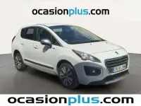 Usado Peugeot 3008 Style 120 CV (88 kW) 2015 Blanco Familiar