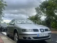 Usado Seat Leon 110 CV (80 kW) 2000 Gris / plata Utilitario