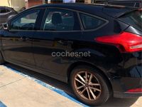 Usado Ford Focus Trend 125 CV (91 kW) 2016 Negro Berlina