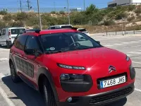 Usado Citroën C4 Cactus Shine Edition 100 CV (73 kW) 2015 Rojo Utilitario