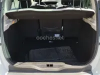 Usado Renault Scénic Bose Edition 130 CV (95 kW) 2014 Blanco Monovolumen