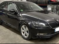 Usado Skoda Superb Style 150 CV (110 kW) 2018 Negro Berlina