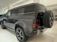 Usado Land Rover Defender SE Dynamic 249 CV (183 kW) 2025 Gris SUV