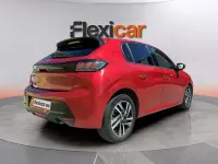 Usado Peugeot 208 Allure 101 CV (74 kW) 2023 Rojo Utilitario