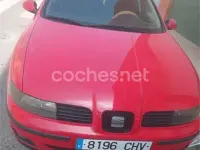 Usado Seat Leon Sport 110 CV (80 kW) 2003 Rojo Utilitario