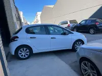 Usado Peugeot 208 Access 75 CV (55 kW) 2017 Blanco Utilitario
