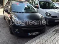 Usado Peugeot 207 70 CV (51 kW) 2011 Negro Berlina