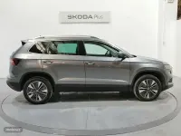 Usado Skoda Karoq Selection 150 CV (110 kW) 2025 Gris / plateado SUV