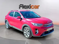 Usado Kia Stonic 101 CV (74 kW) 2024 Rojo SUV