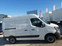 Usado Renault Master 110 CV (80 kW) 2022 Blanco Monovolumen